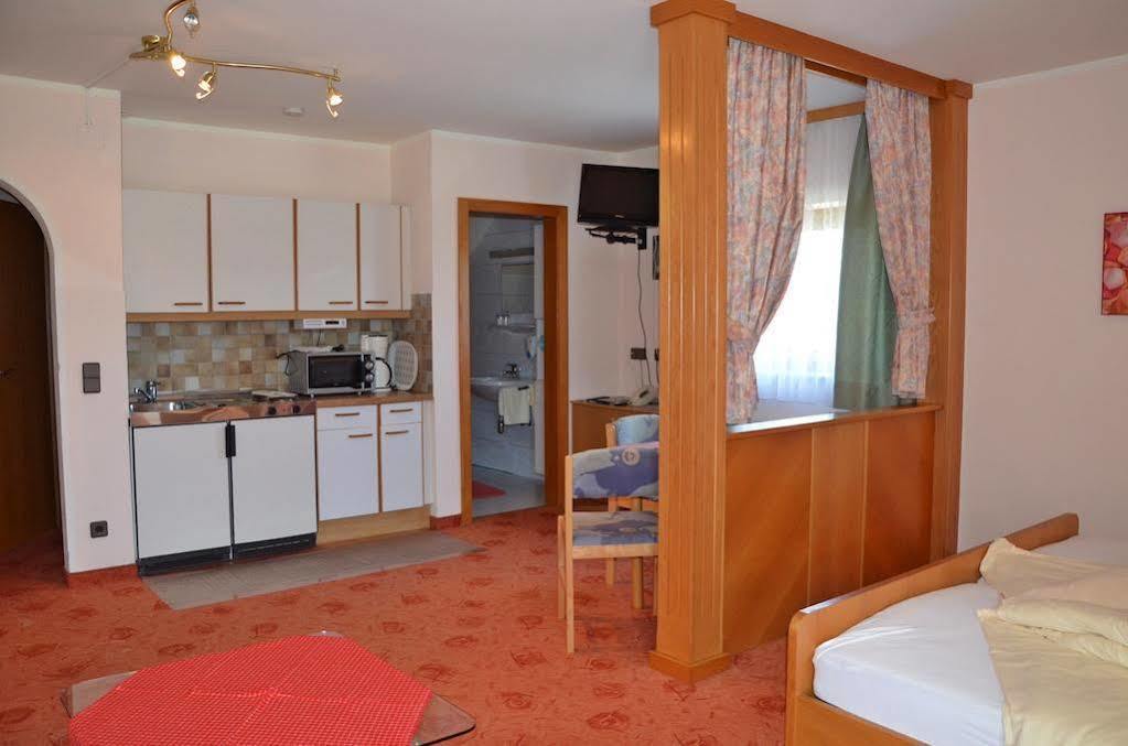 Gaestehaus Goetz Drobollach am Faakersee Extérieur photo