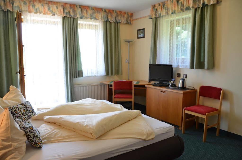 Gaestehaus Goetz Drobollach am Faakersee Extérieur photo