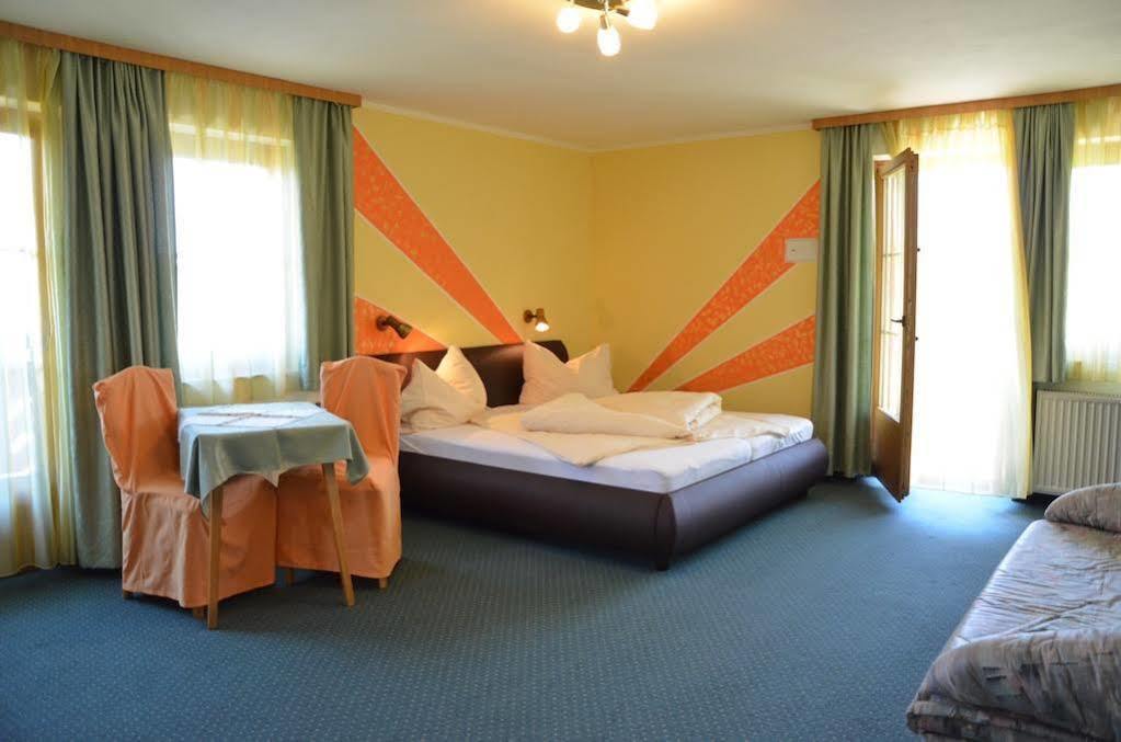 Gaestehaus Goetz Drobollach am Faakersee Extérieur photo