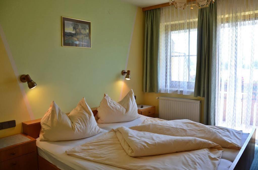 Gaestehaus Goetz Drobollach am Faakersee Extérieur photo