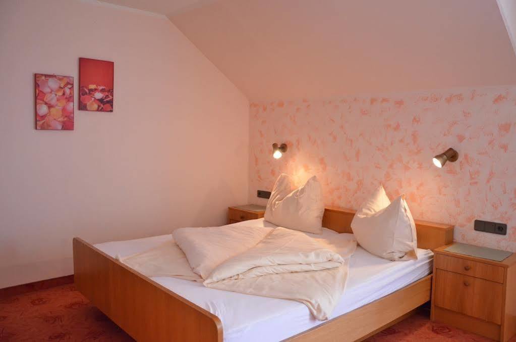 Gaestehaus Goetz Drobollach am Faakersee Extérieur photo